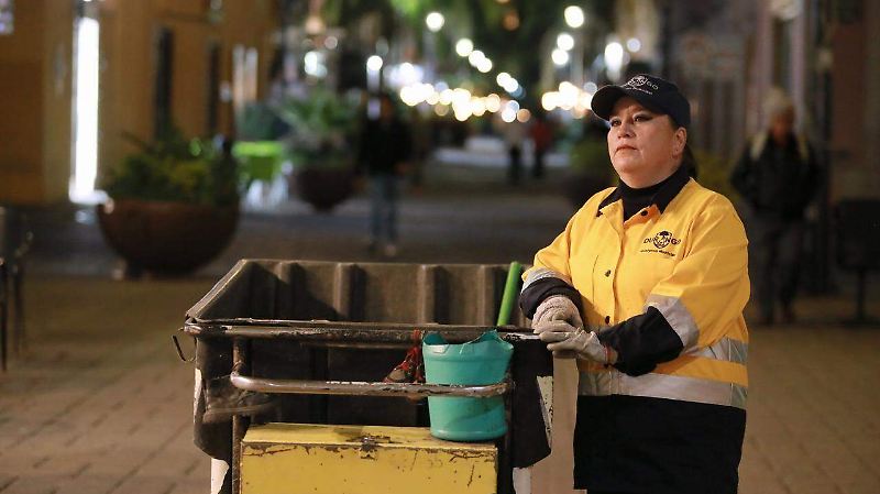 mujeres que trabajan de madrugada en el Centro